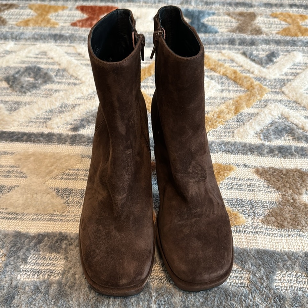Jeffrey Campbell Humanity Brown Suede Platform Booties Fluted Heel NWT Size 7 - Picture 3 of 7